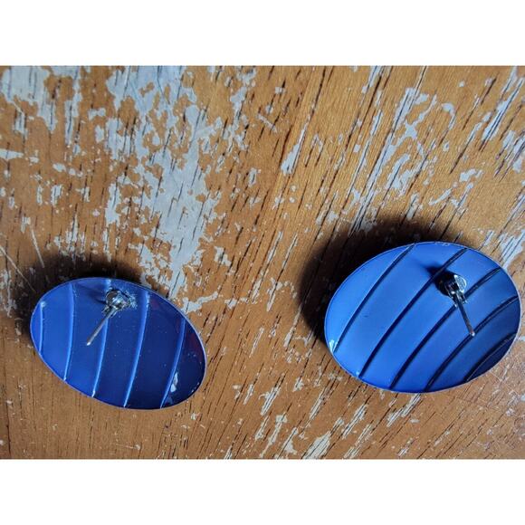 Vintage Metal Earrings Metallic Blue Corrugated Pin striped Circle - Picture 4 of 4